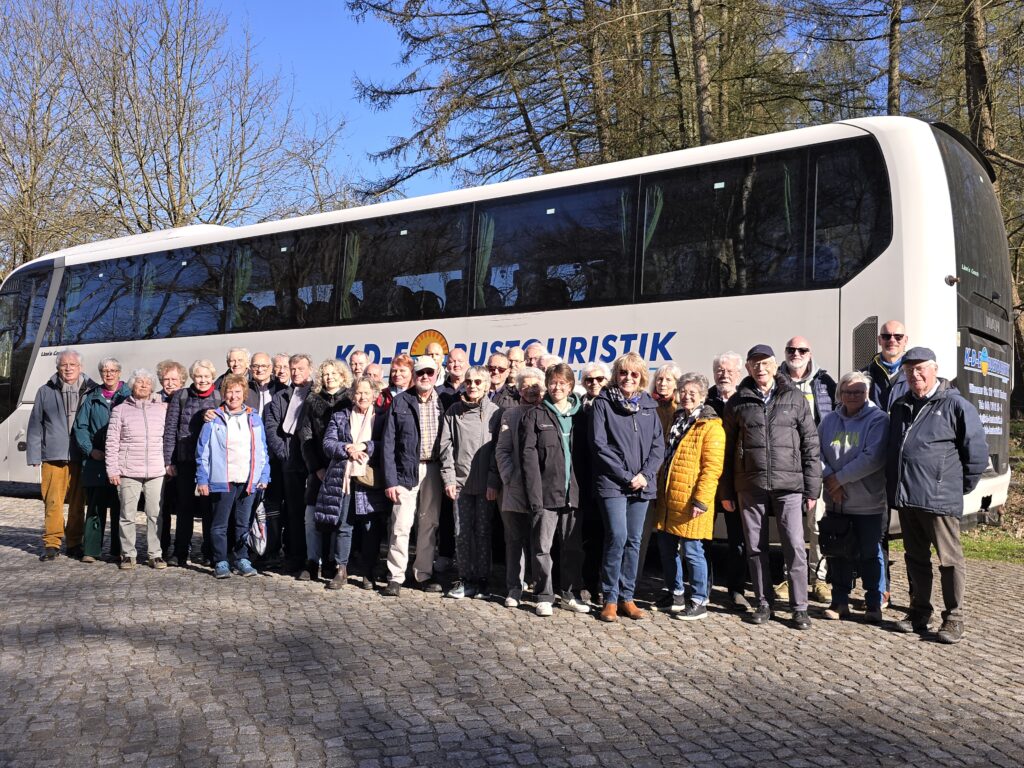 Gruppenbild: Ausflug VHG Bergen-Belsen 2025